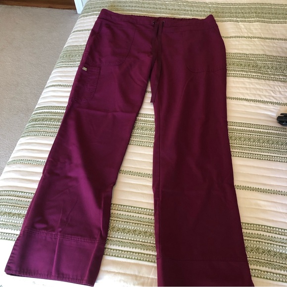 Greys Anatomy Scrubs - Picture 8 of 12